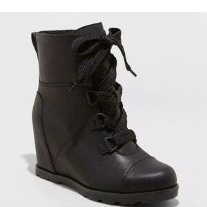 Universal Threads Boots Womens 8 Wedge Heels Black Faux Leather Lce Up